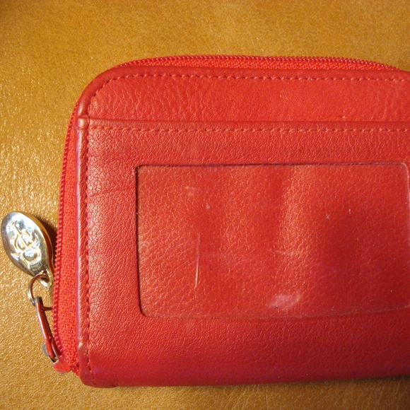 St.Thomas small red leather zip wallet, nwot - Picture 1 of 3